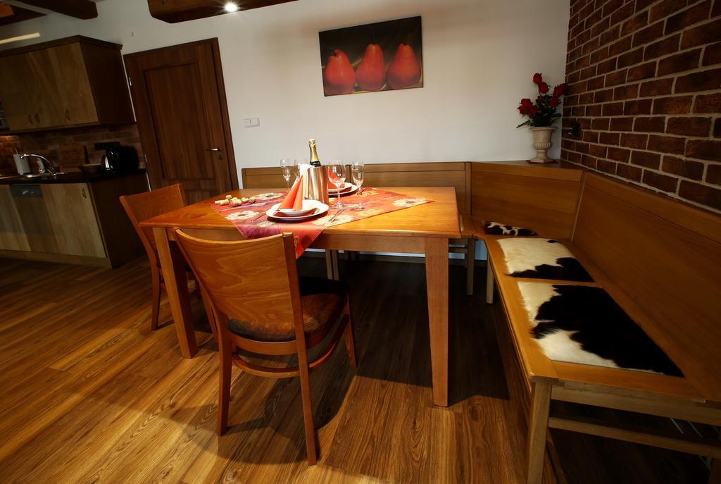Apartments & Suites Zluta Hruska Plzeň Exterior foto